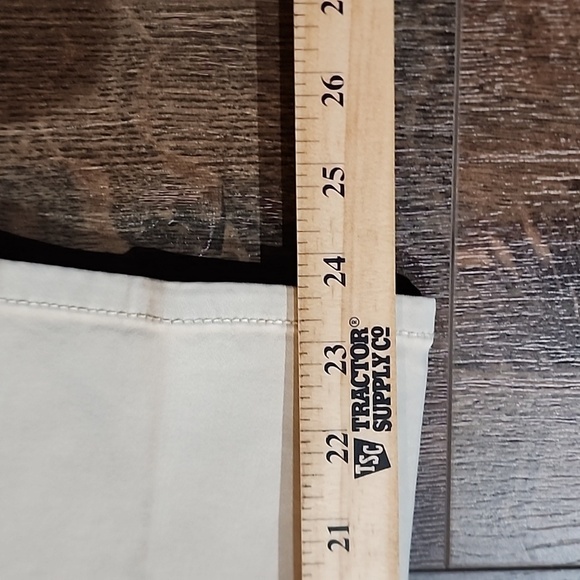 Chico’s So Lifting Crop capri  size 2  Cream - Picture 8 of 9